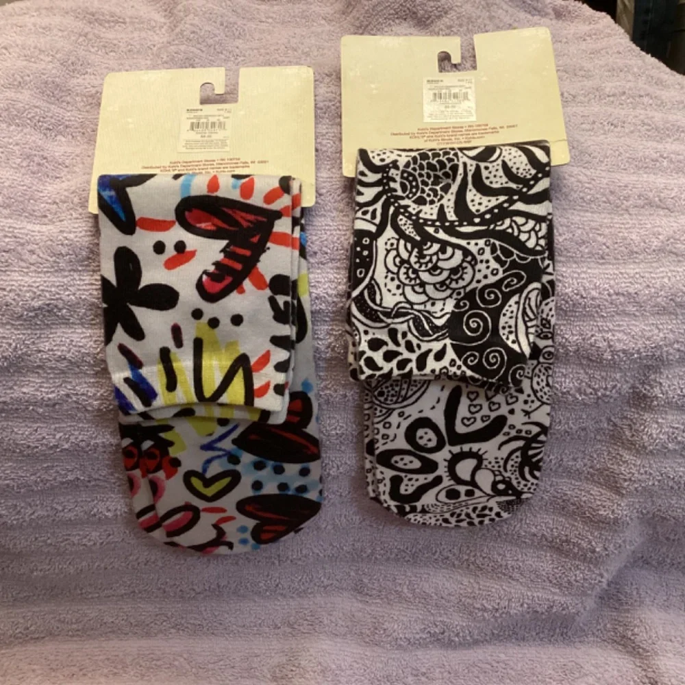 NEW SO Brand Women’s 2 pair of Printed Crew Socks Size 9-11